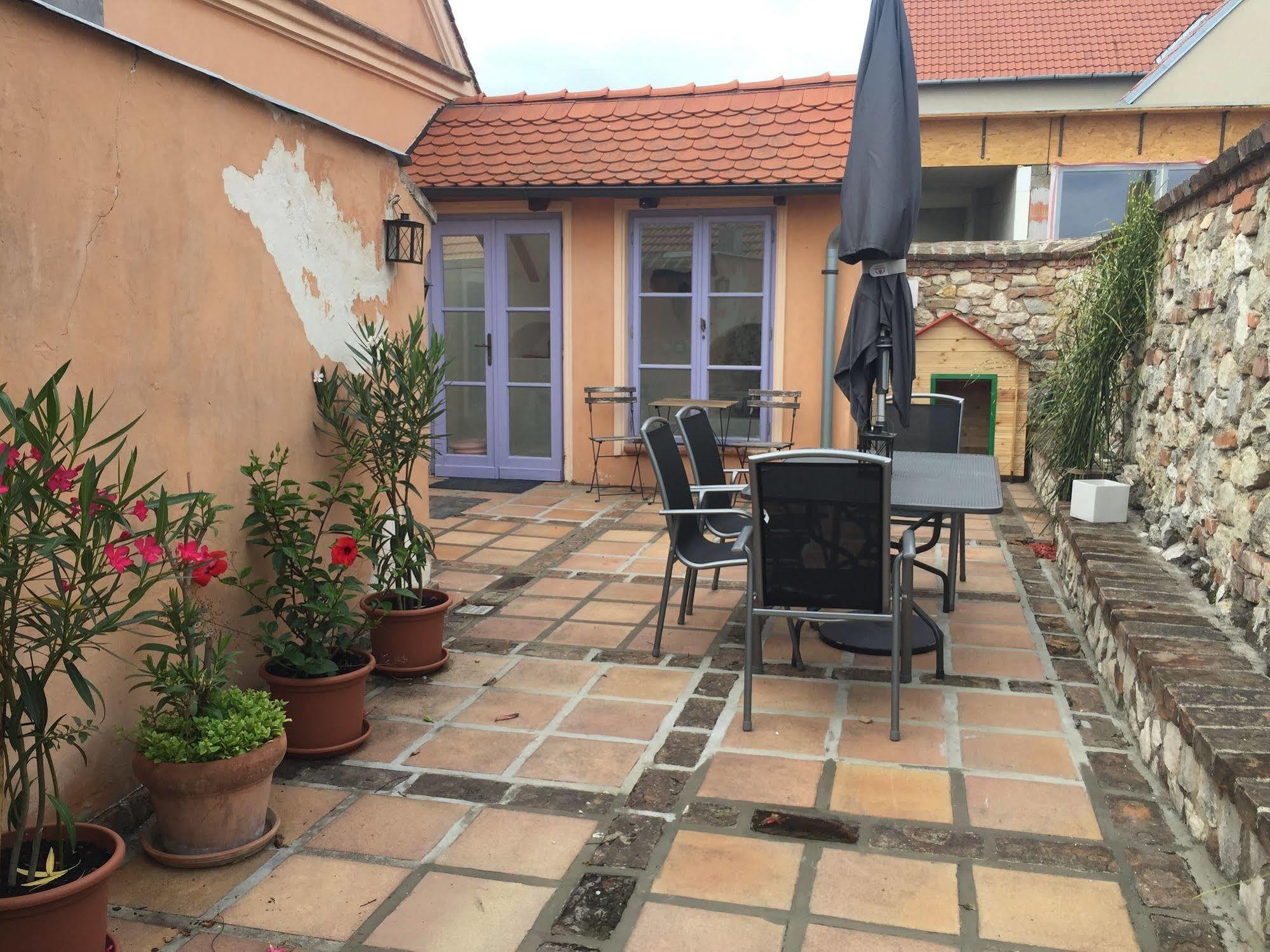 Boutique Apartman מיקולוב מראה חיצוני תמונה